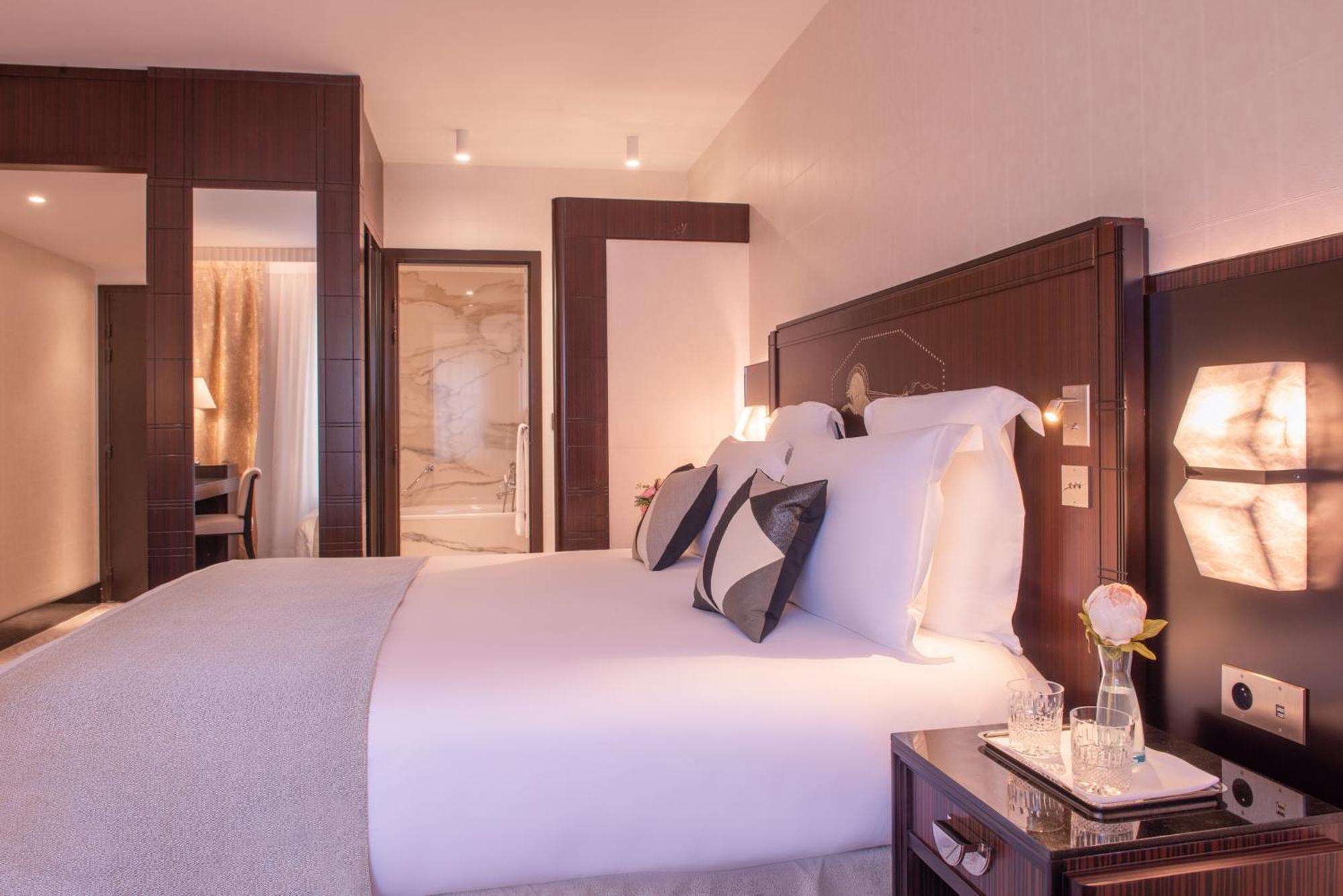 Deluxe King Room